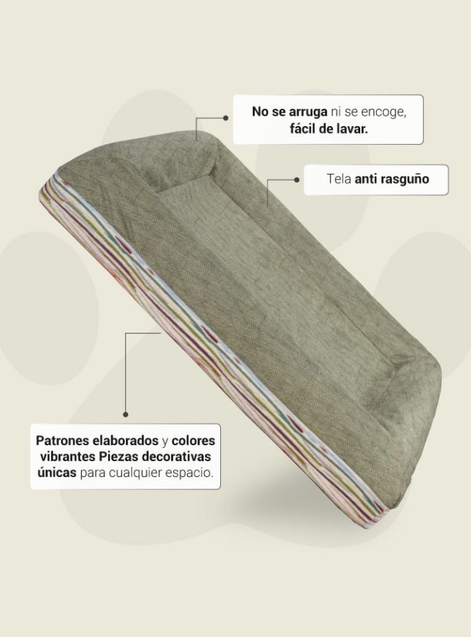 Cama Rectangular para Mascotas. Superficie Verde con Contorno Curvo de Líneas Irregulares Neutras