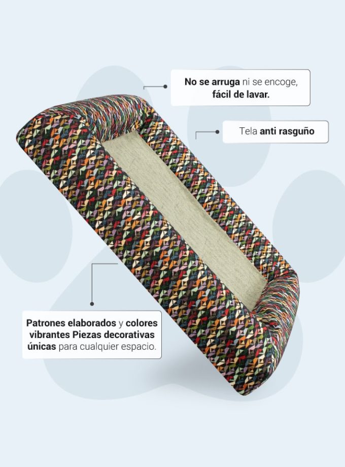 Cama Ortopédica para Mascotas. Superficie Verde con Contorno de Triángulos Coloridos